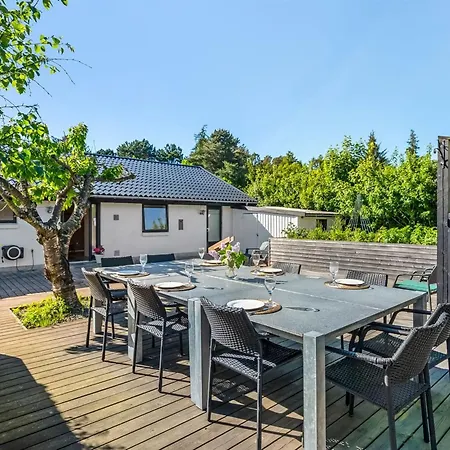 Isalie - 300m From The Sea By Interhome