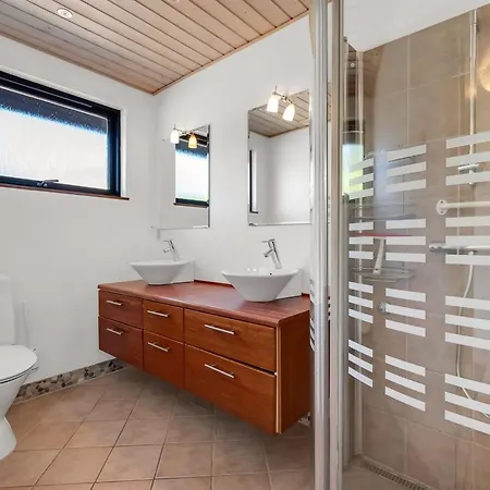 Isalie - 300m From The Sea By Interhome Semesterbostad